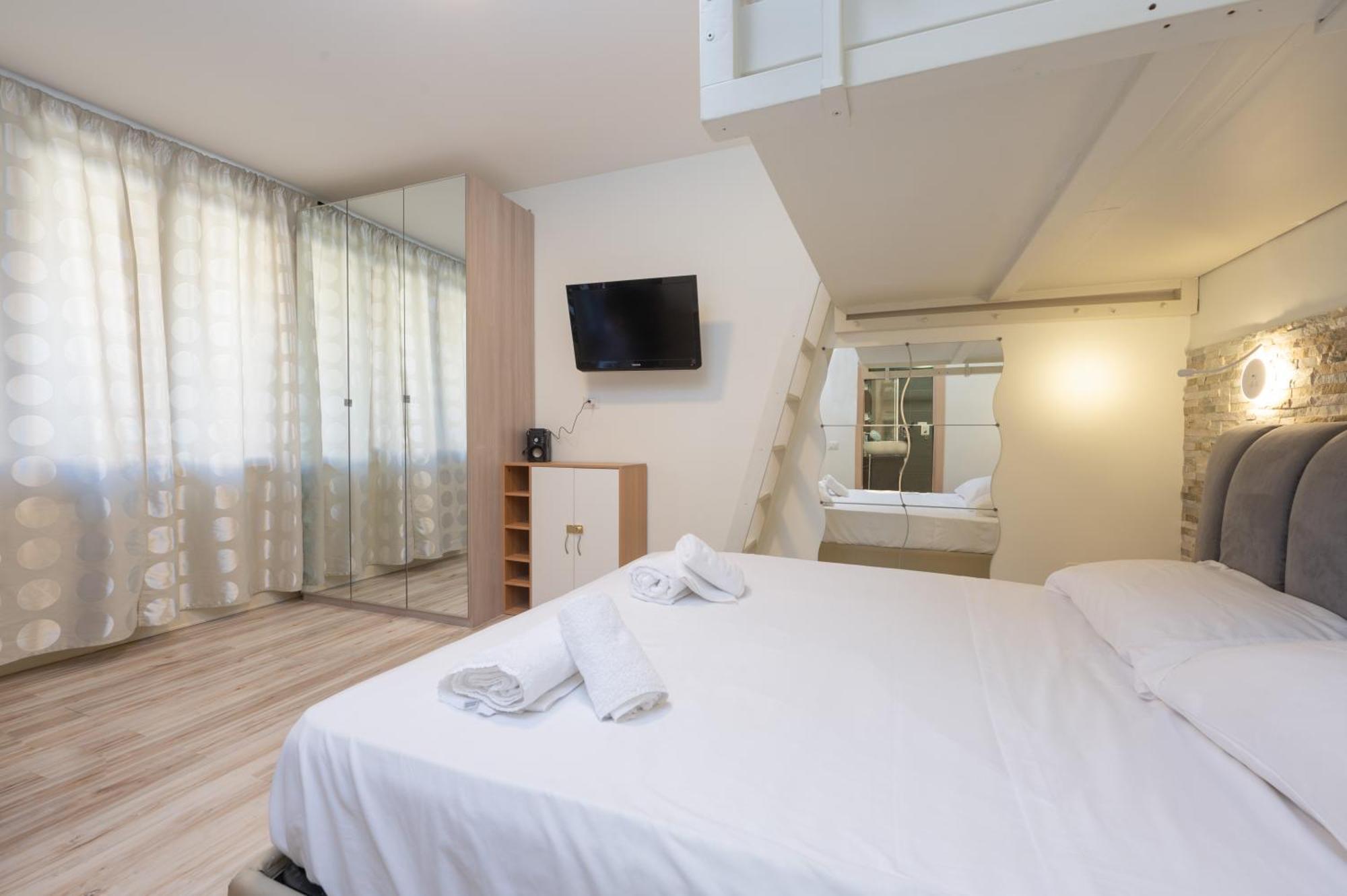 Incantevole Location Fronte Lago Sirmione Exterior foto